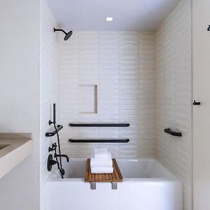 Queen Room Two Queen Beds Accessible Tub Disability Access
